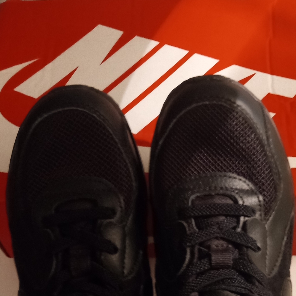 Shoes - Picture 2 of 3